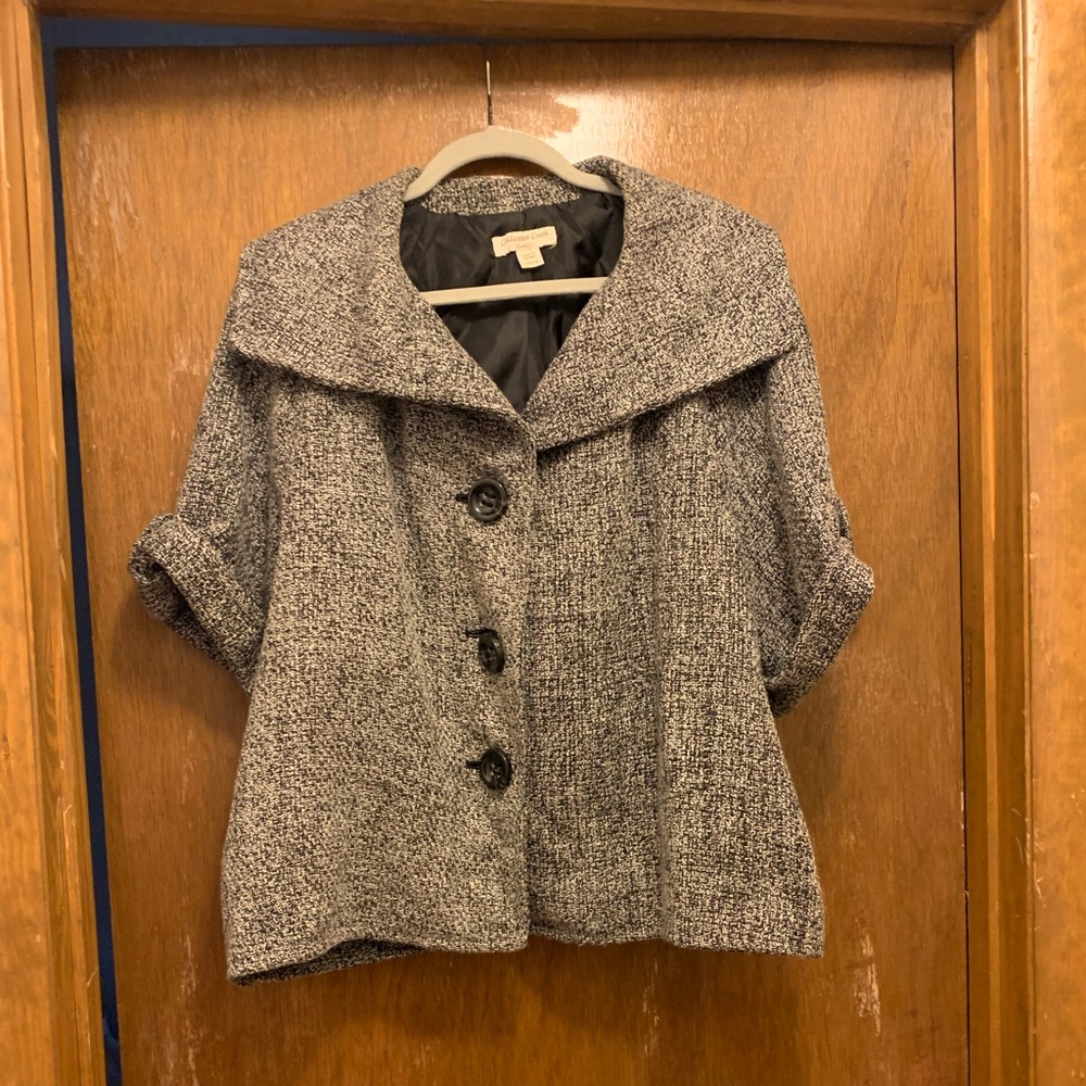 Tweed short sleeve blazer... so beautiful on!